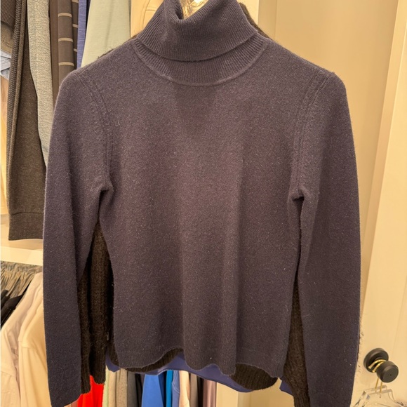 Gorsuch Women's Turtleneck Sweater - Navy Blue small - Picture 1 of 2